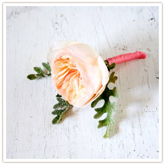  provide me with some flowers for the shabby chic boutonniere seen above 