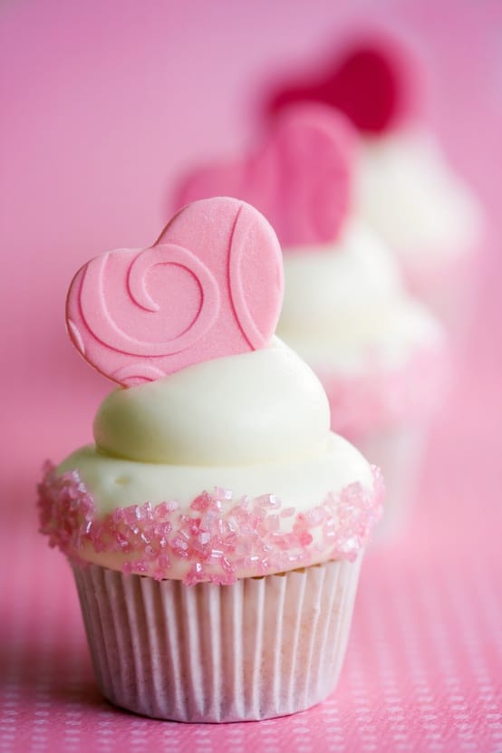 Fancy Fakeout: DIY Cupcake Tower Stand Fancy Fakeout: DIY Cupcake Tower Stand