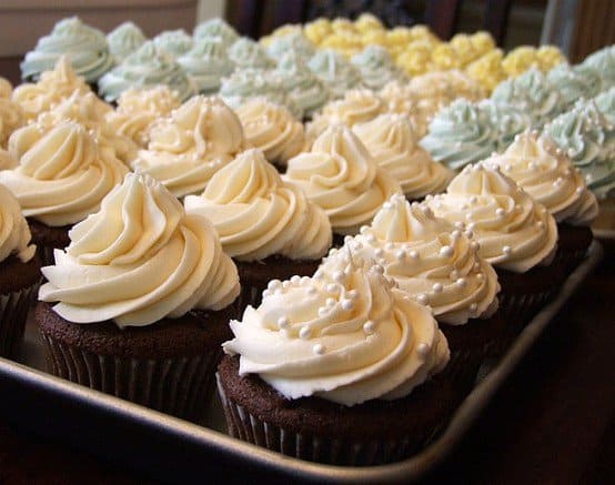 Fancy Fakeout: DIY Cupcake Tower Stand Fancy Fakeout: DIY Cupcake Tower Stand