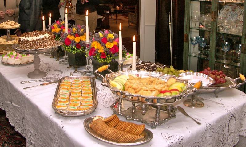 How To Plan A Potluck Wedding Inspired Bride