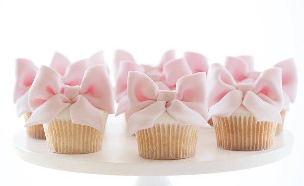 Cupcakes with Fondant Bows