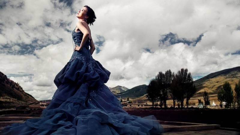 5 Beautiful Colored Wedding Dresses 5 Beautiful Colored Wedding Dresses