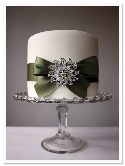 Brooch Cake from Consumed by Cake Brooch Cake from Consumed by Cake