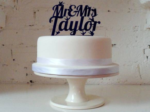 Great Alternatives for the Traditional Cake Topper Name Cake Topper