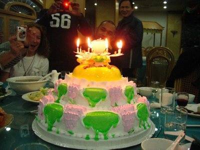 Oh No: 6 Wedding Cake Fails Pink and Green Wedding Cake Fail