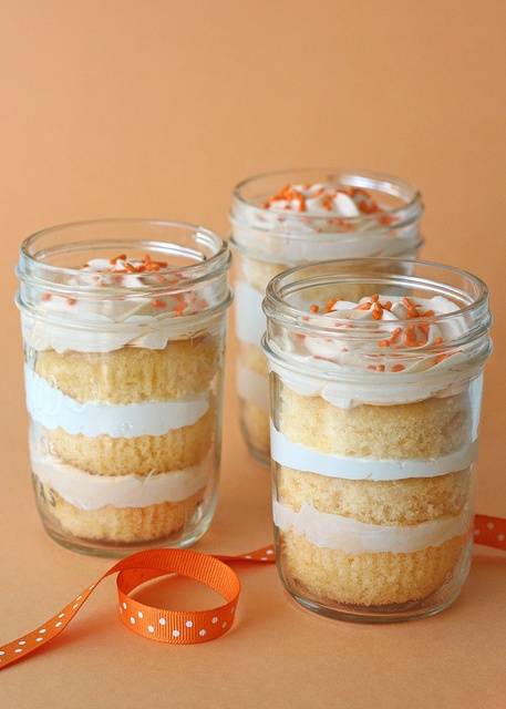 5 Ways to Use Mason Jars or Recycled Jars for Your Wedding Cupcake in a Mason Jar