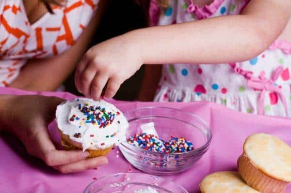 3 Outstanding Game Ideas for the Kids at Your Wedding Cupcake Decorating