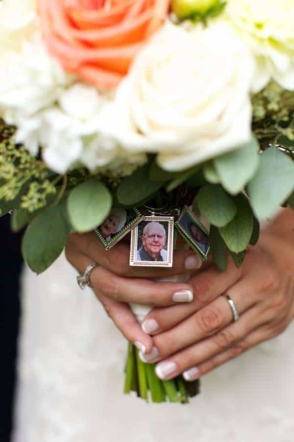 Important Things to Discuss with Your Photographer before the Wedding Bridal Bouquet Photo Charms