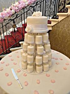 5 Huge, Beautiful Wedding Cakes