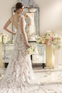 Helpful Tips to Make Sure Your Wedding Dress Fits Perfectly