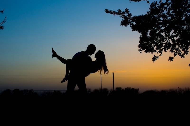 Alana & Matt - Simple Country Engagement - The Inspired Bride