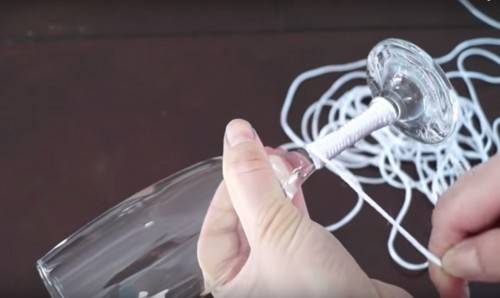 DIY Bridal Champagne Glass – Bring a Beautiful Twist to the Plain Glass 10 diy bridal champagne glass