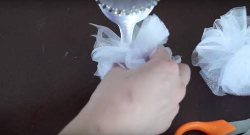 DIY Bridal Champagne Glass – Bring a Beautiful Twist to the Plain Glass 14 diy bridal champagne glass