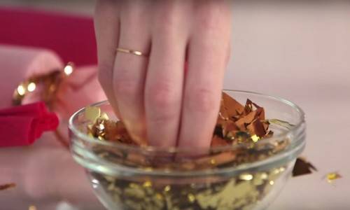 DIY confetti party poppers