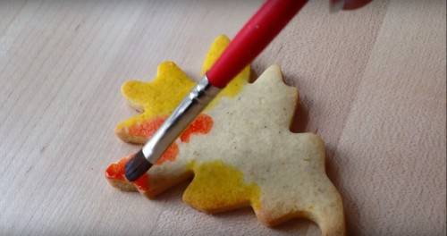 DIY fall leaf wedding cookies