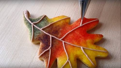 DIY fall leaf wedding cookies