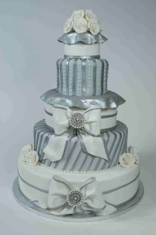 5 Gorgeous Silver Wedding Cakes Perfect for Spring 7