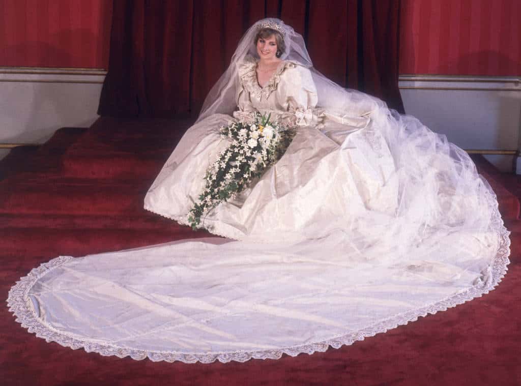 10 Iconic Wedding Dresses that Still Inspire 39