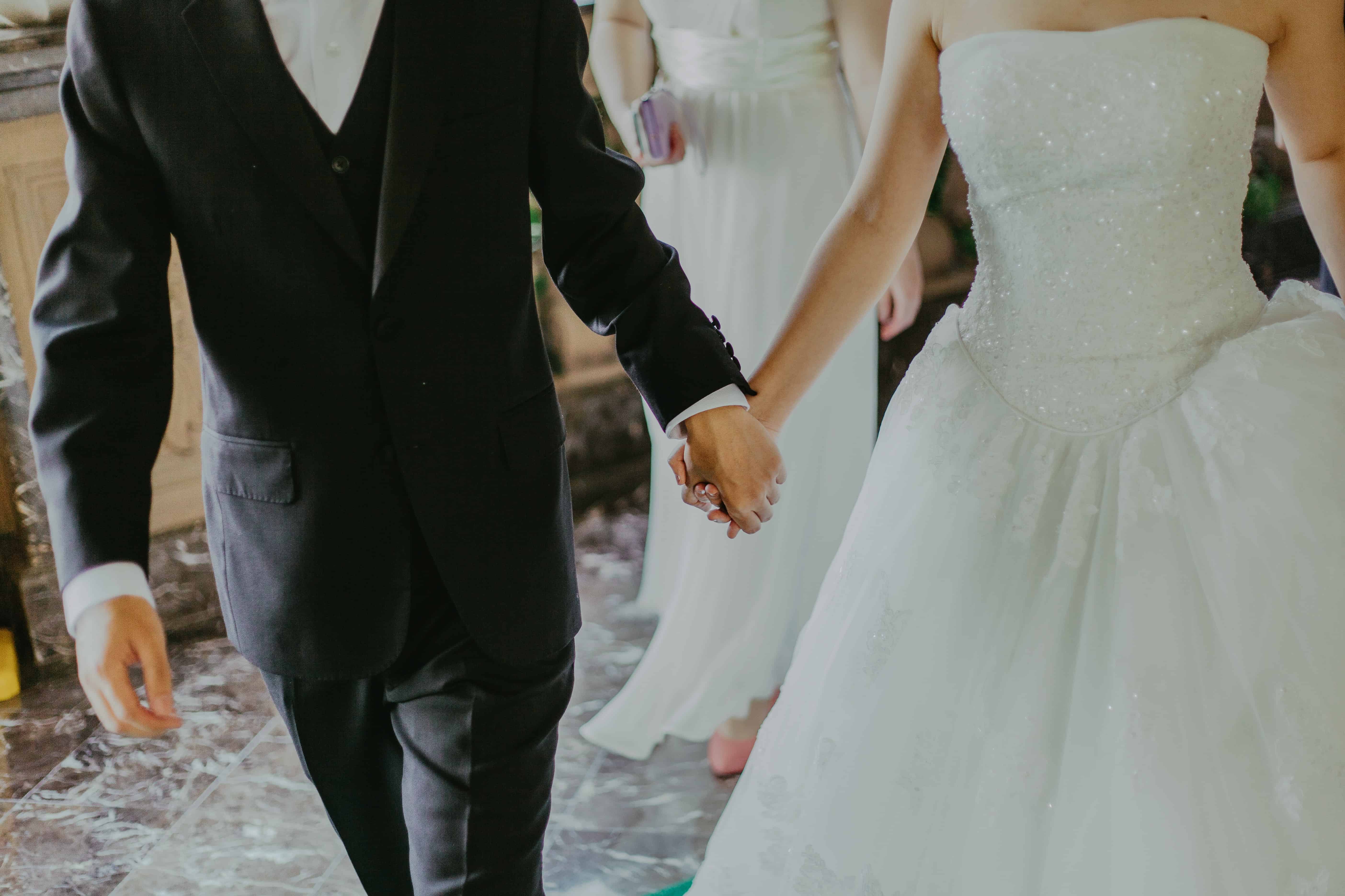 10 Common Wedding Vow Mistakes You'll Want to Avoid 23