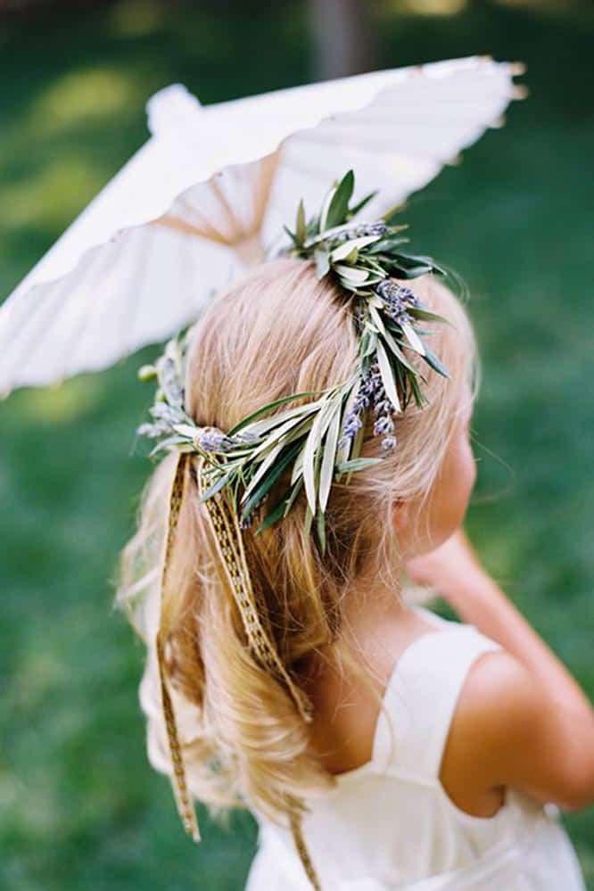 What Can Your Flower Girl Carry Down the Aisle Instead of Flowers? 289