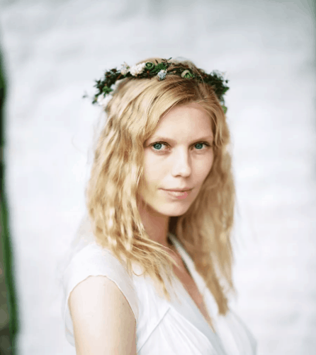 25 Impressive Flower Crown Ideas For Your Wedding 209