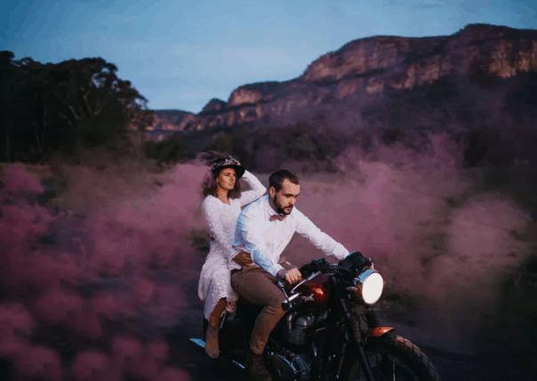 25 Cool Smoke Bomb Ideas For Your Wedding Portraits 75