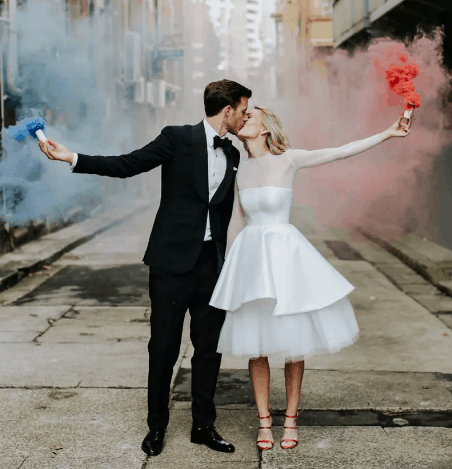 25 Cool Smoke Bomb Ideas For Your Wedding Portraits 77