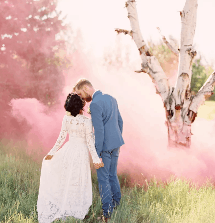 25 Cool Smoke Bomb Ideas For Your Wedding Portraits 69