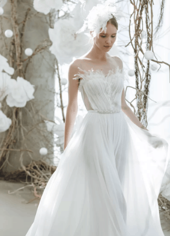 26 Feather Accented Wedding Gowns For Dreamy Brides 513