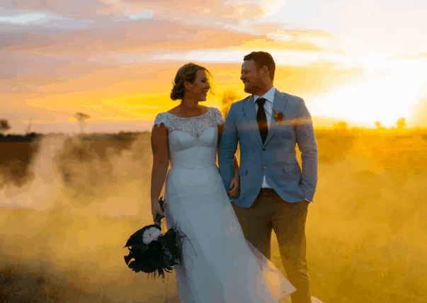 25 Cool Smoke Bomb Ideas For Your Wedding Portraits 85