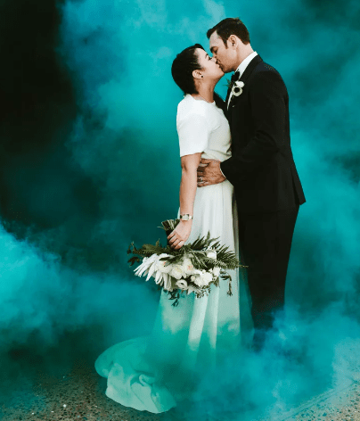 25 Cool Smoke Bomb Ideas For Your Wedding Portraits 89