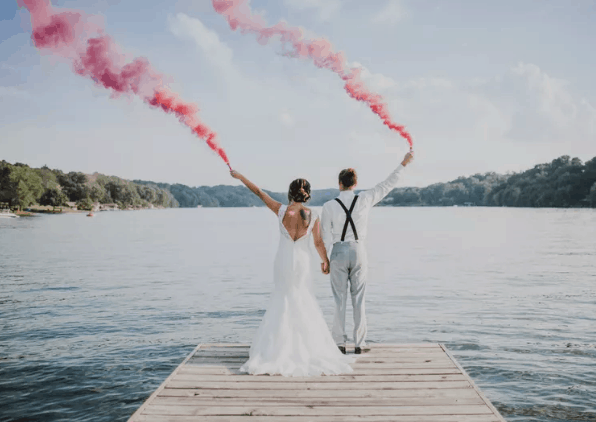 25 Cool Smoke Bomb Ideas For Your Wedding Portraits 61