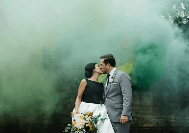 25 Cool Smoke Bomb Ideas For Your Wedding Portraits 79