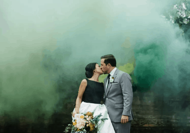 25 Cool Smoke Bomb Ideas For Your Wedding Portraits 81