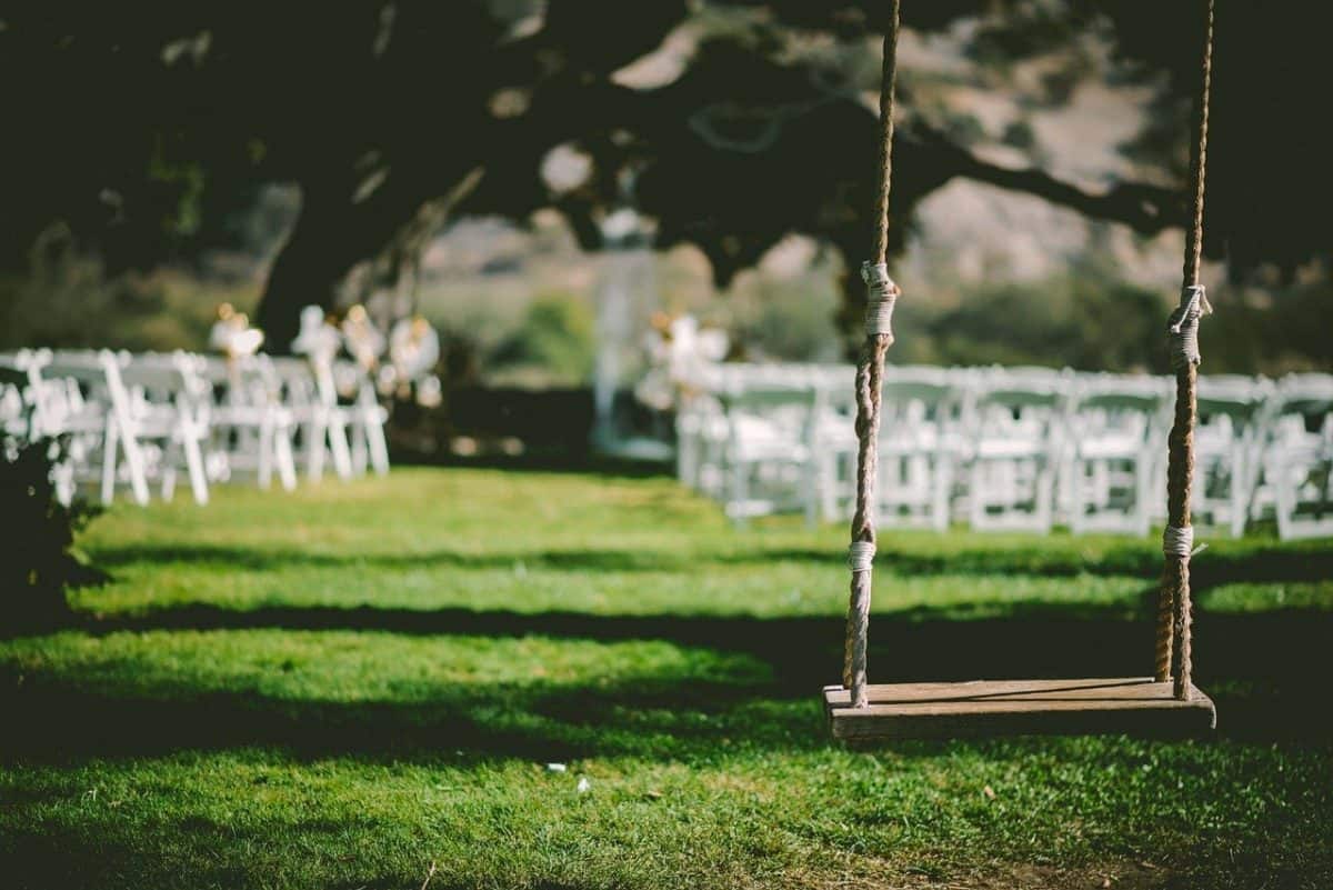 7 Tips On Hosting A Wedding In A Public Park 11