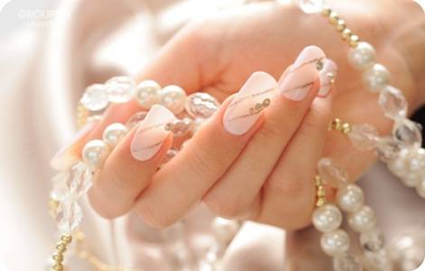 Beautiful Wedding Manicure Ideas