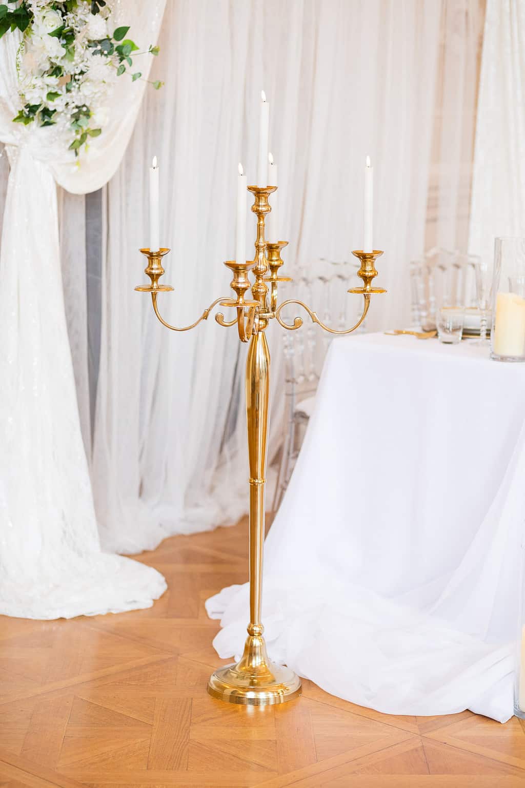 White and Gold Luxury Themed Styled Shoot 99