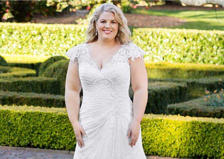 10 Stunning Plus Size Wedding Dresses, Tips & Advice: Release the Stress About the Dress