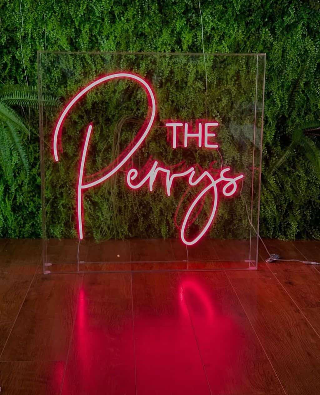 5 Ways You Can Use Neon Signs in Your Wedding 9