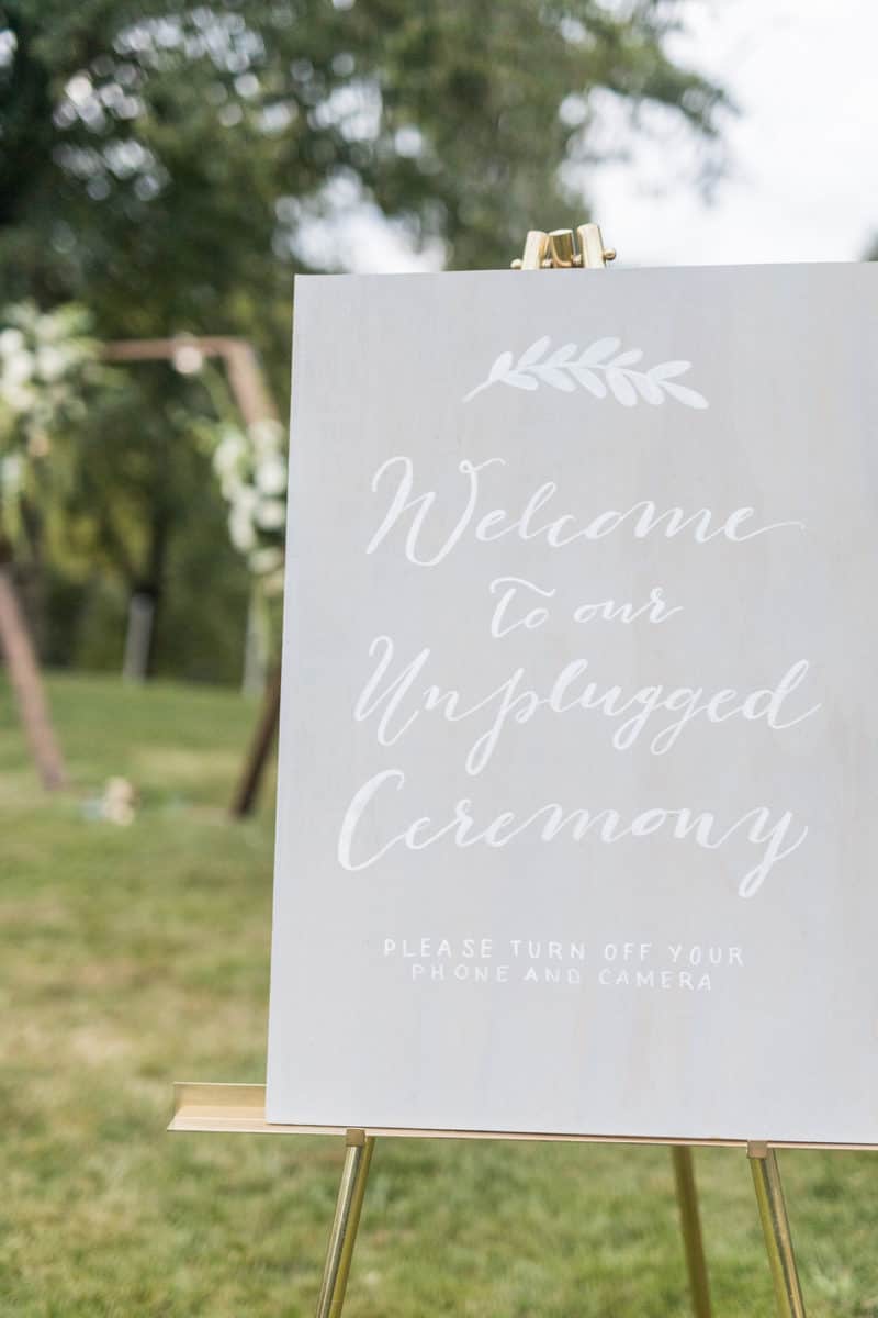 This Emerald, Gold, and White Backyard Wedding Is Super! 39