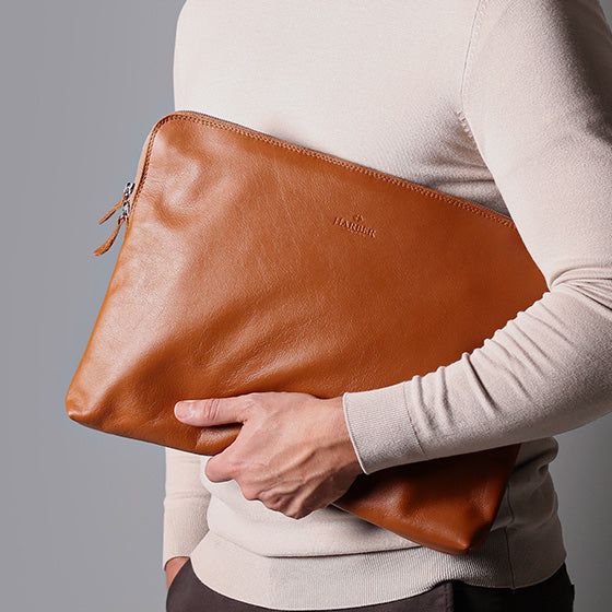What Leather Gift to Get for Wedding Anniversary 23