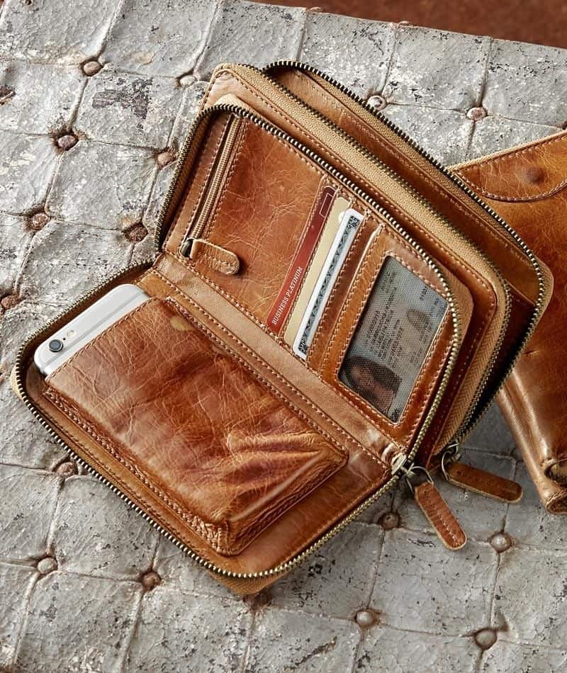 What Leather Gift to Get for Wedding Anniversary 33