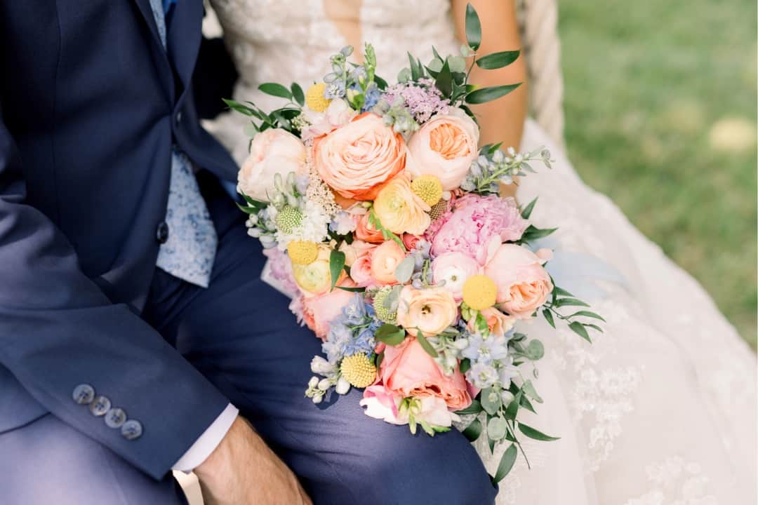Explore Wedding Flowers Traditions & Bouquets 35