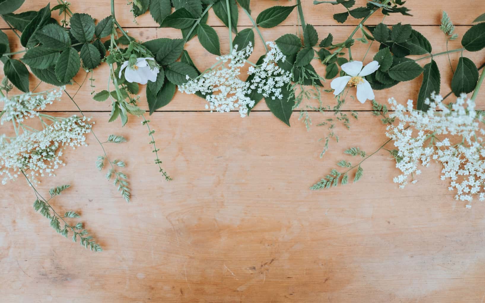 What Can Your Flower Girl Carry Down the Aisle Instead of Flowers? 49