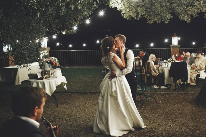 Intimate Backyard Weddings That Feel Luxurious 10 Intimate Backyard Weddings That Feel Luxurious 9