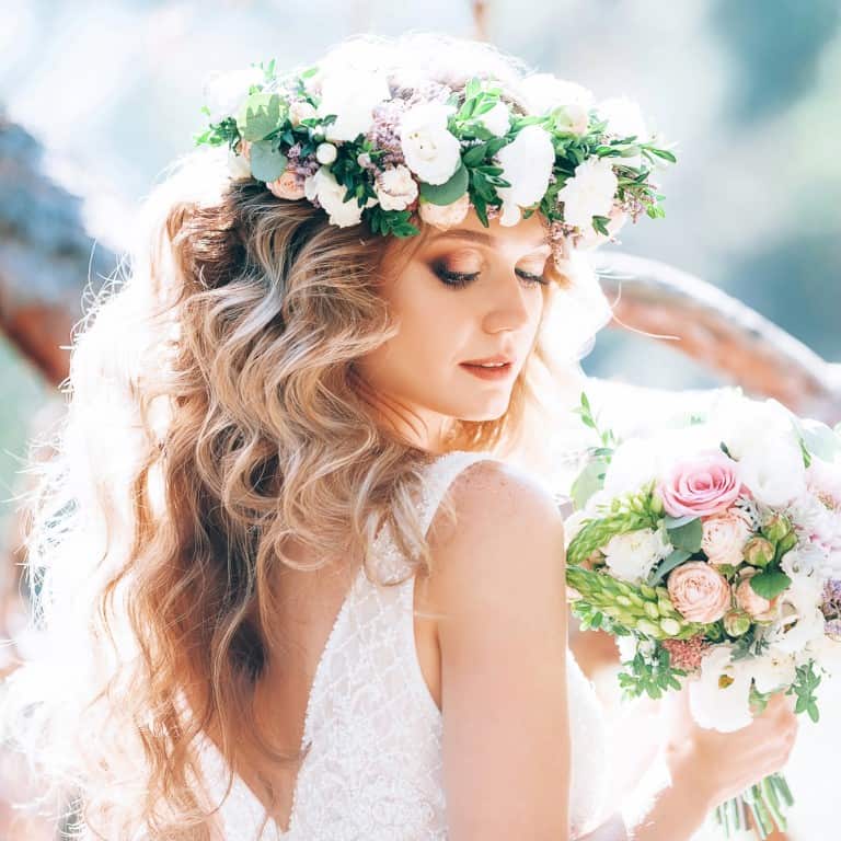 Wedding Guest Hairstyles: Inspiration for Every Dress Code 19