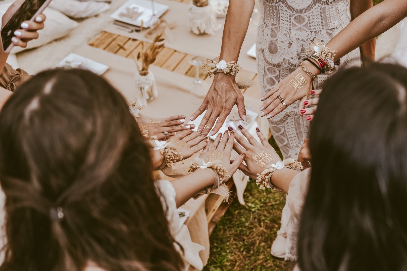6 Extravagant Gifts for Your Bridesmaids 13