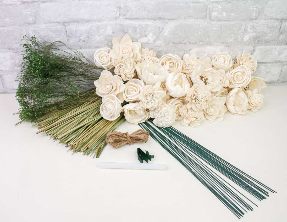 10 Things You Need to Know About Wood Wedding Flowers 19