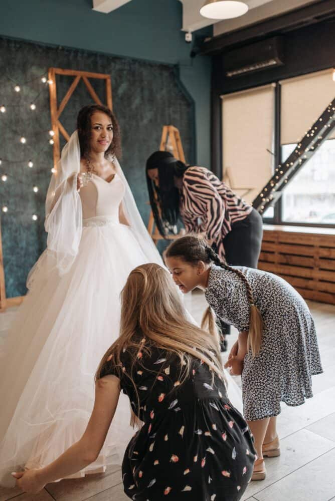 Free A Woman Wearing a White Wedding Gown Stock Photo