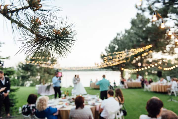 Intimate Backyard Weddings That Feel Luxurious 12 Intimate Backyard Weddings That Feel Luxurious 11